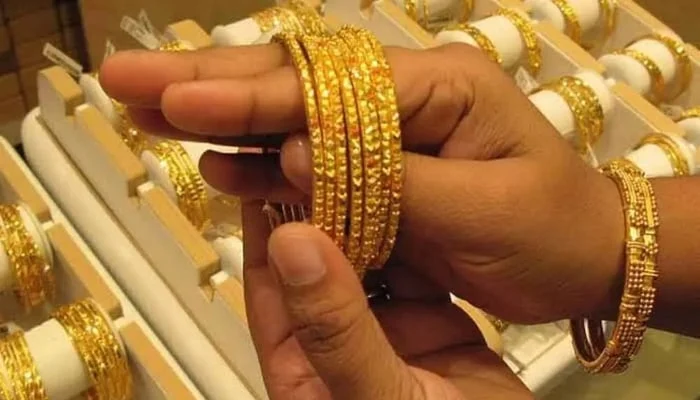 Gold Price extends losses in Pakistan amid global dip